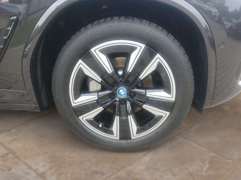 BMW iX3 Inspiring M Sport - photo 10