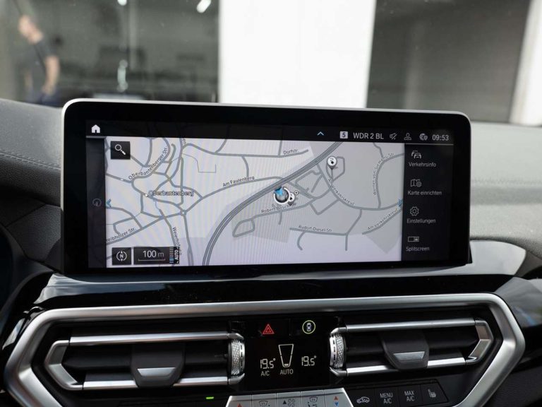BMW iX3 Inspiring - photo 11