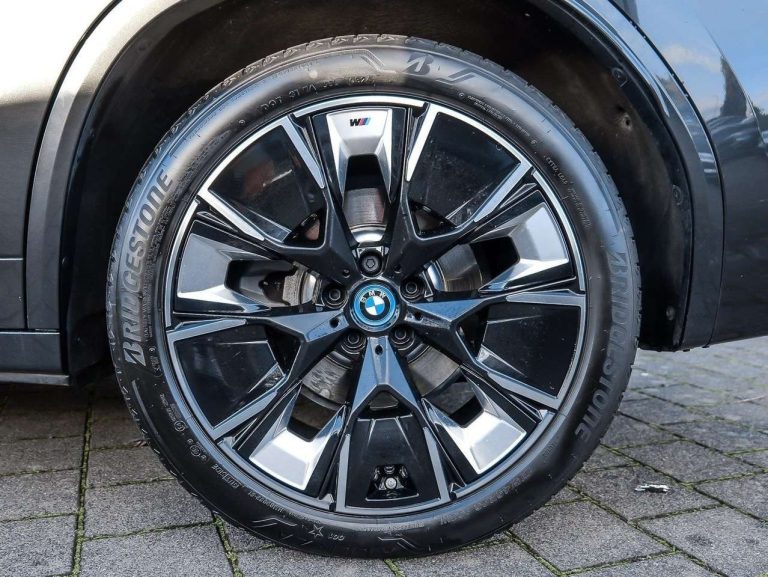 BMW iX3 M Sport - photo 15
