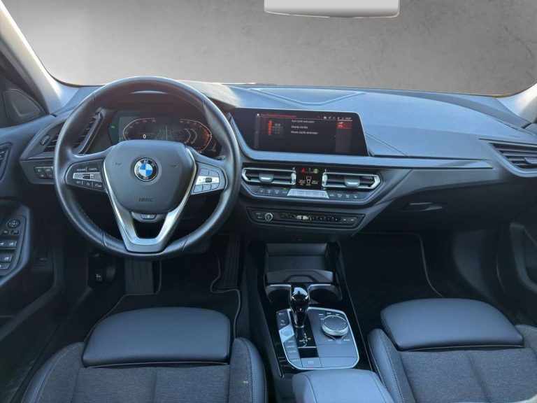 BMW Série 1 118d Sport Line - photo 8