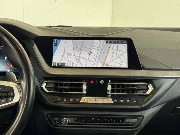 BMW Série 1 120i M Sport - photo 8