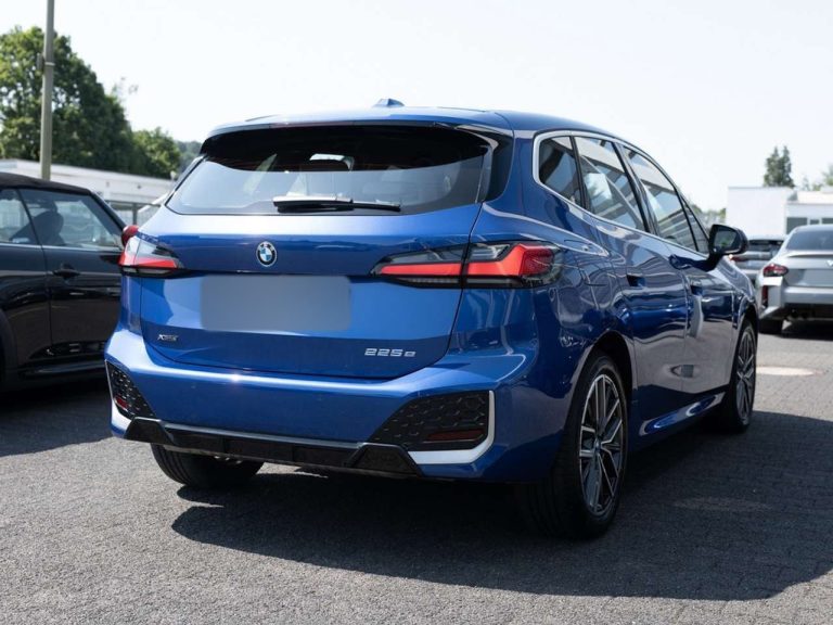 BMW Série 2 Active Tourer 225e xDrive M Sport - photo 3