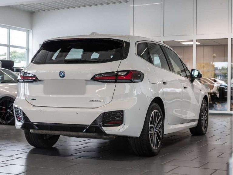 BMW Série 2 Active Tourer 225e xDrive M Sport - photo 3