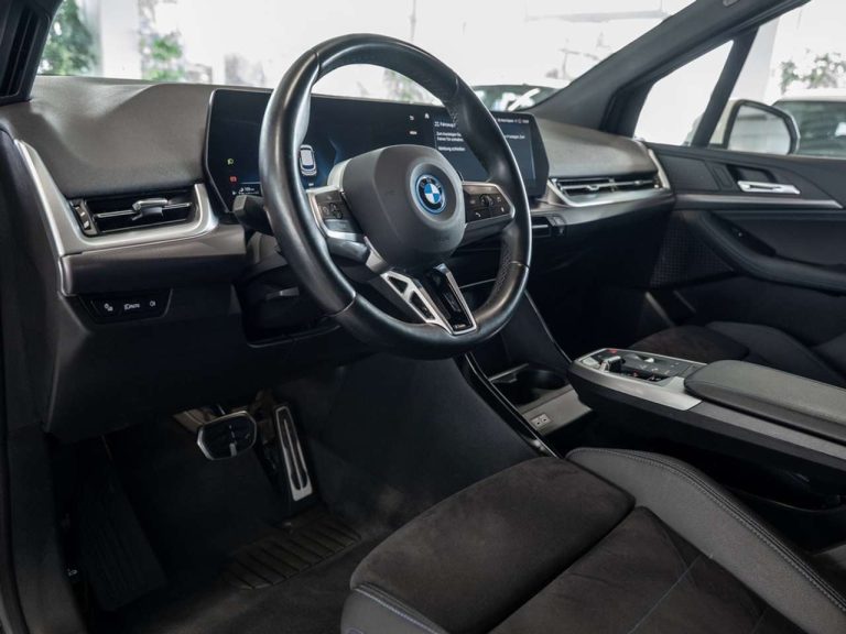 BMW Série 2 Active Tourer 225e xDrive M Sport - photo 4