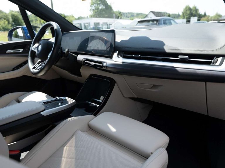 BMW Série 2 Active Tourer 225e xDrive M Sport - photo 7