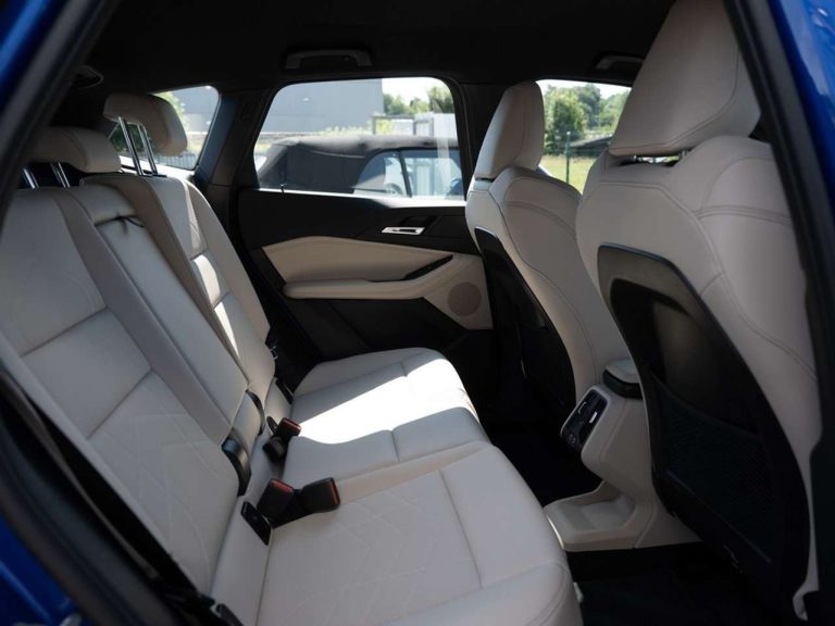 BMW Série 2 Active Tourer 225e xDrive M Sport - photo 9