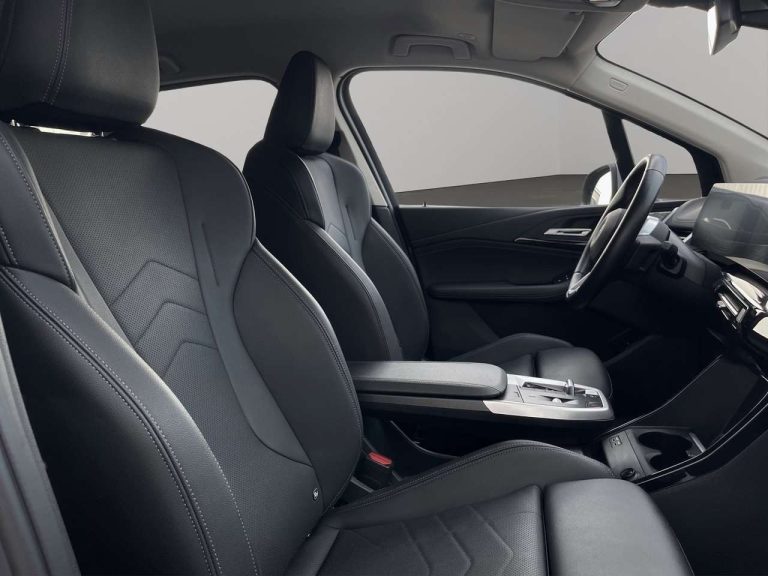 BMW Série 2 Active Tourer 220i Luxury Line - photo 10