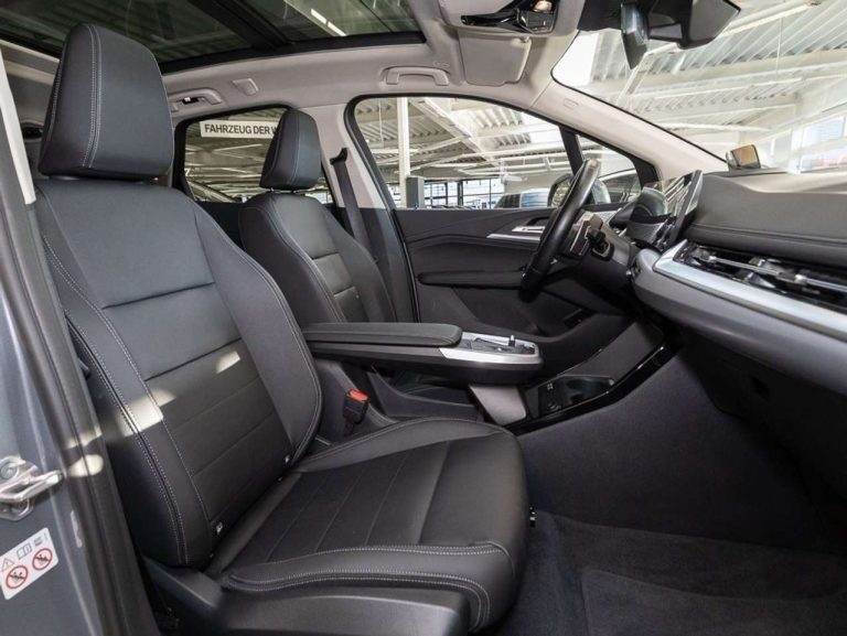 BMW Série 2 Active Tourer 218d Luxury Line - photo 10