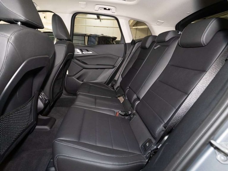BMW Série 2 Active Tourer 218d Luxury Line - photo 11