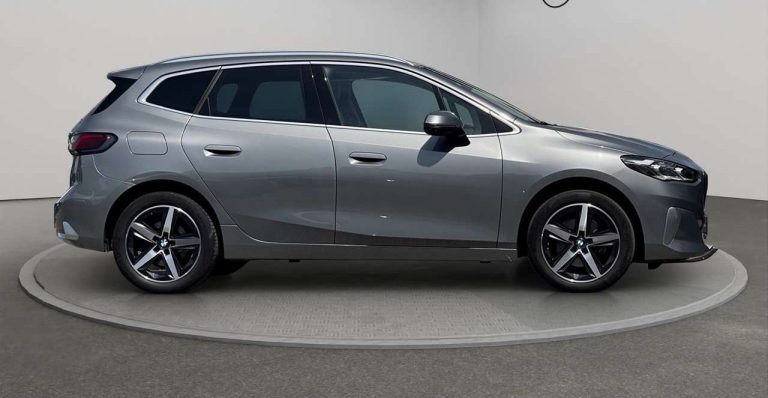 BMW Série 2 Active Tourer 220i Luxury Line - photo 3