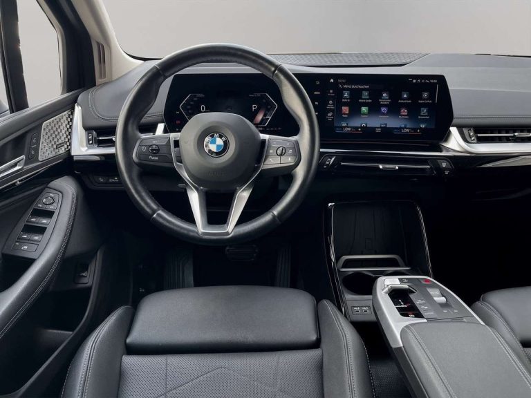 BMW Série 2 Active Tourer 220i Luxury Line - photo 9