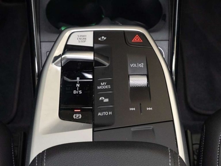 BMW Série 2 Active Tourer 218d Luxury Line - photo 9