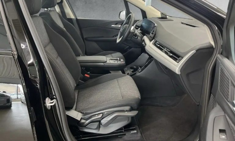 BMW Série 2 Active Tourer 230e xDrive - photo 11