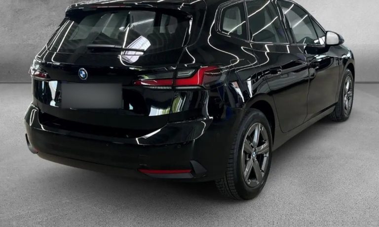 BMW Série 2 Active Tourer 230e xDrive - photo 2