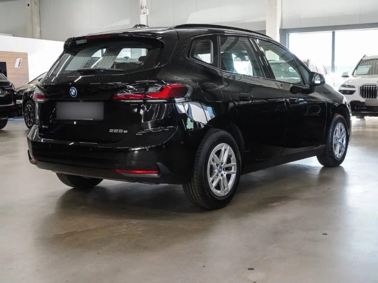 BMW Série 2 Active Tourer 225e xDrive - photo 2