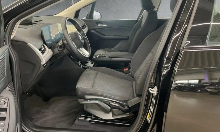 BMW Série 2 Active Tourer 230e xDrive - photo 8