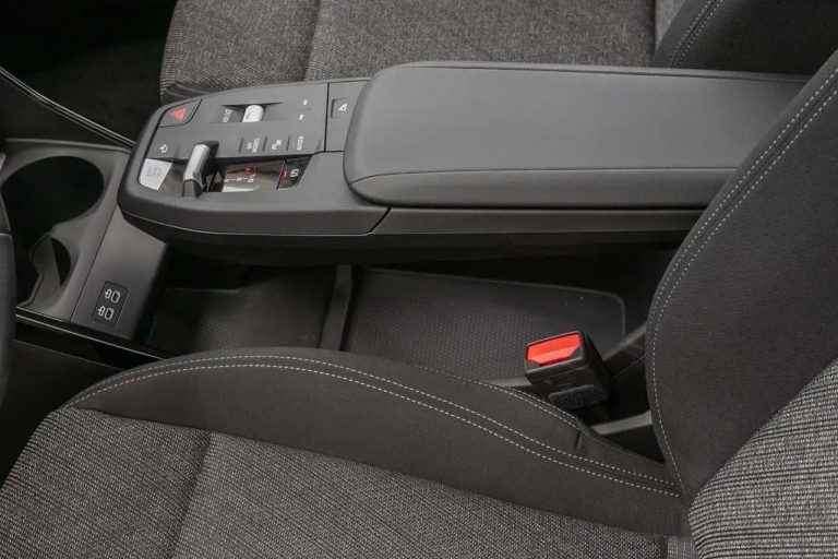 BMW Série 2 Active Tourer 230e xDrive - photo 8