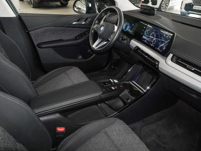 BMW Série 2 Active Tourer 225e xDrive - photo 8