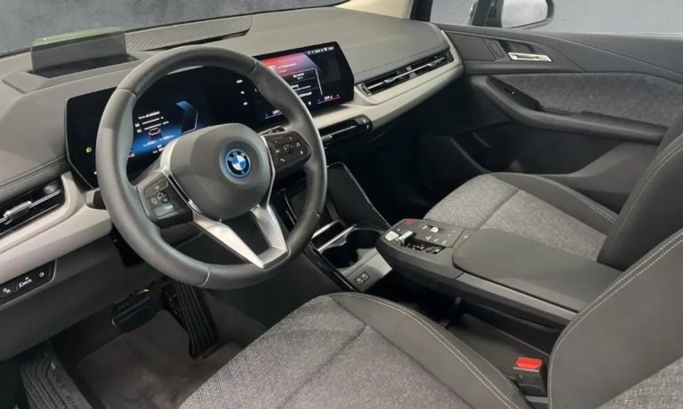 BMW Série 2 Active Tourer 230e xDrive - photo 9