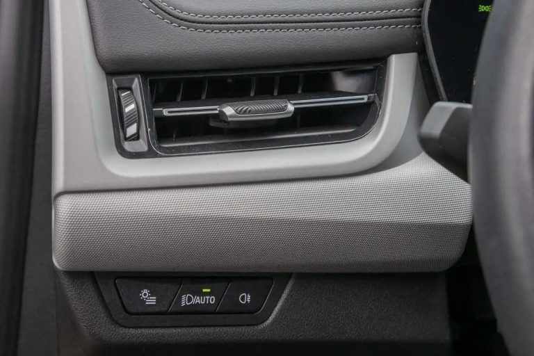 BMW Série 2 Active Tourer 230e xDrive - photo 9