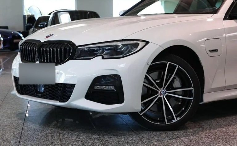 BMW Série 3 330e Touring M Sport - photo 14