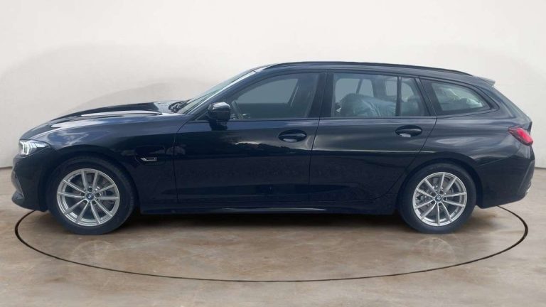 BMW Série 3 330e Touring - photo 3