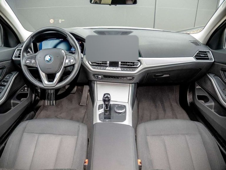 BMW Série 3 330e Touring - photo 4