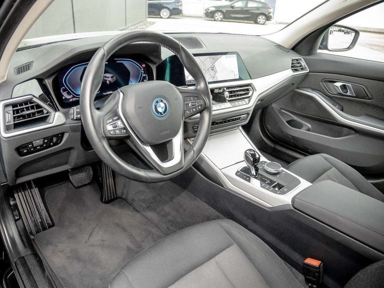 BMW Série 3 330e Touring - photo 5