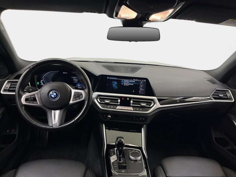 BMW Série 3 330e Touring - photo 8