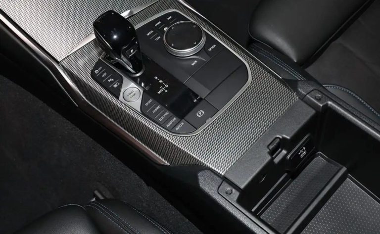 BMW Série 3 330e Touring M Sport - photo 8