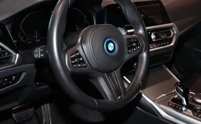 BMW Série 3 330e Touring M Sport - photo 9