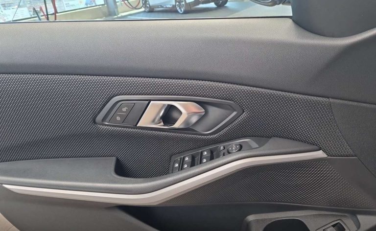 BMW Série 3 318i Touring - photo 14