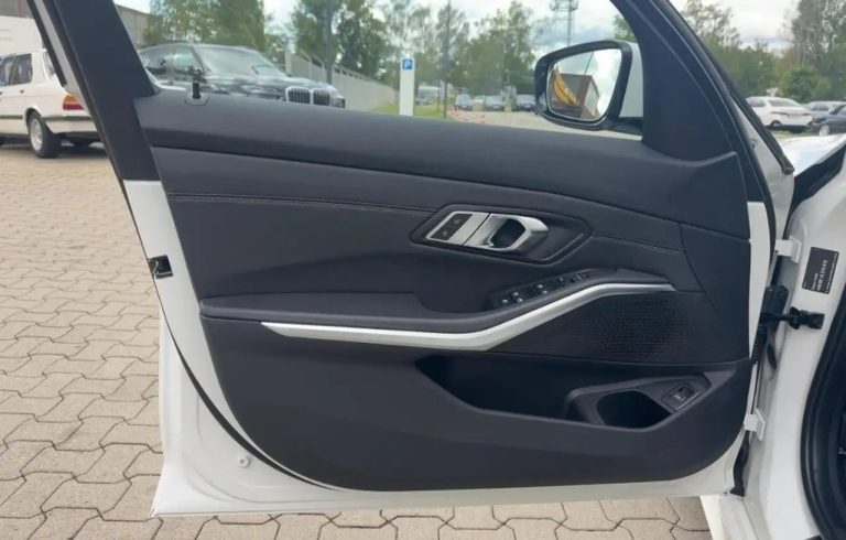 BMW Série 3 330i xDrive Touring - photo 14