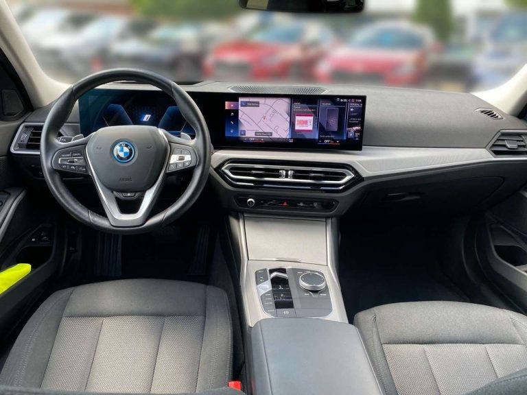 BMW Série 3 330e Touring - photo 5