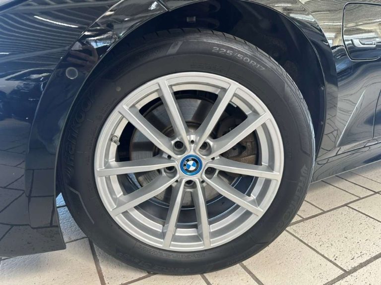 BMW Série 3 320e Touring - photo 6