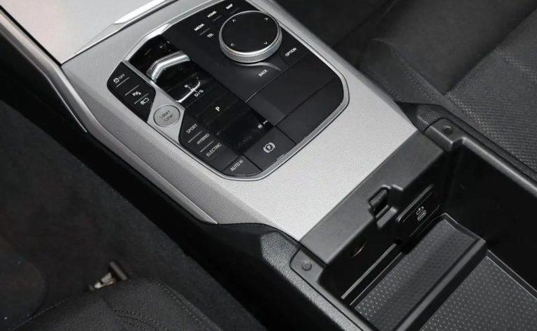BMW Série 3 320e Touring - photo 8