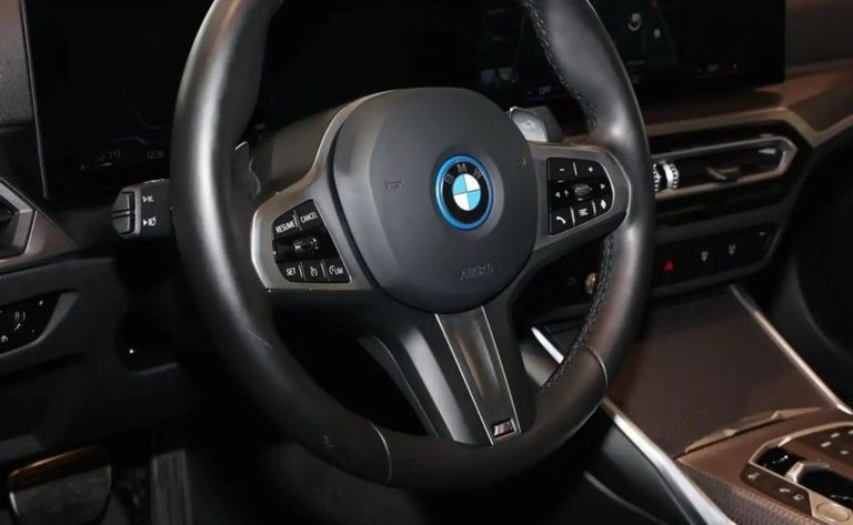 BMW Série 3 320e M Sport - photo 8