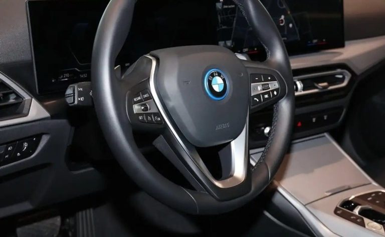 BMW Série 3 320e Touring - photo 9