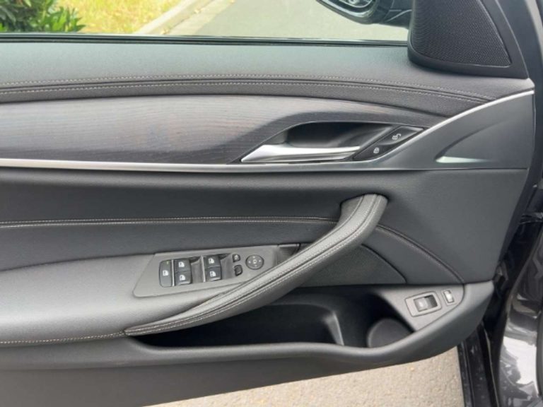 BMW Série 5 520e Touring - photo 11
