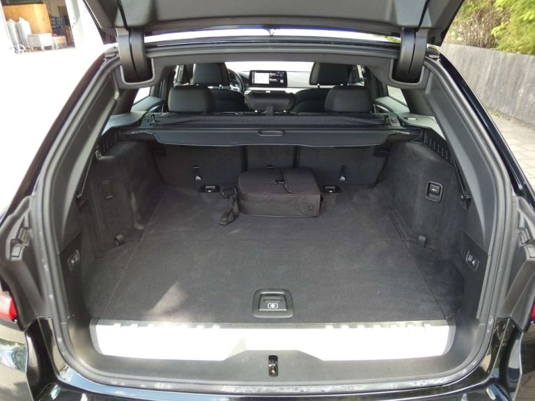 BMW Série 5 530e xDrive Touring M Sport - photo 9