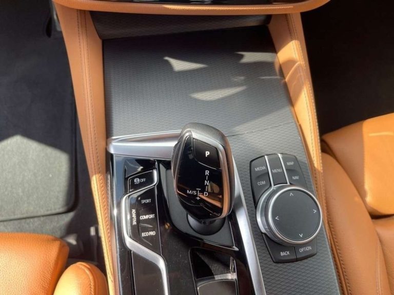 BMW Série 5 520d Touring M Sport - photo 10