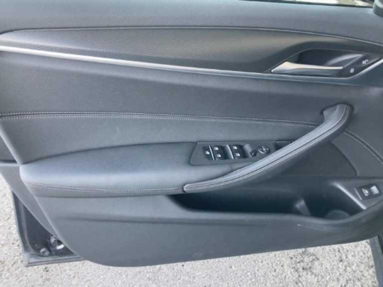 BMW Série 5 520d Touring M Sport - photo 11