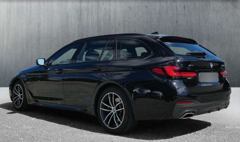 BMW Série 5 530e xDrive Touring M Sport - photo 2