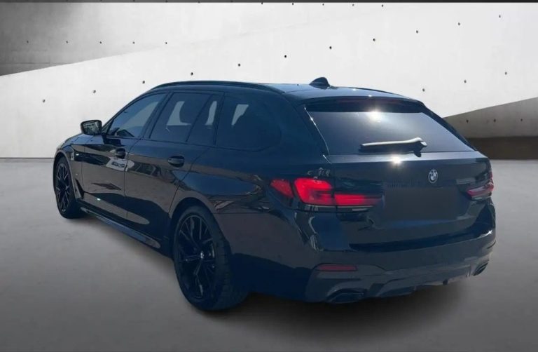 BMW Série 5 520i Touring M Sport - photo 3