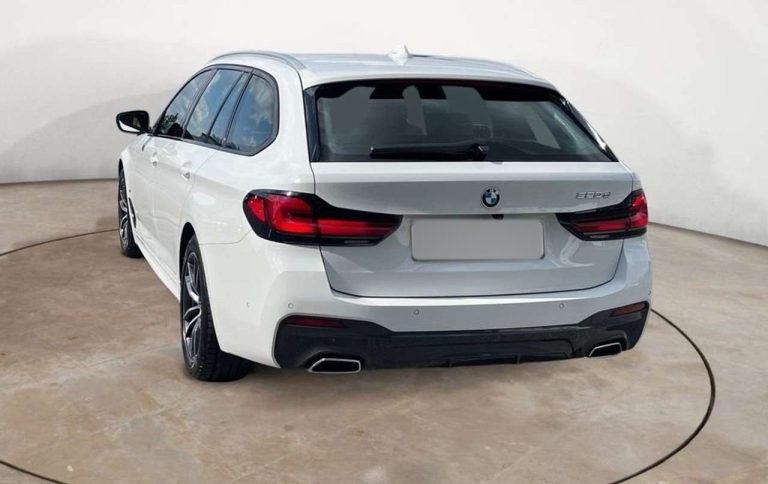 BMW Série 5 520d Touring M Sport - photo 4