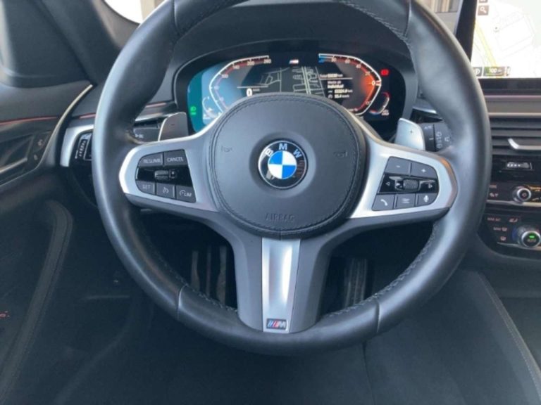 BMW Série 5 520d Touring M Sport - photo 6