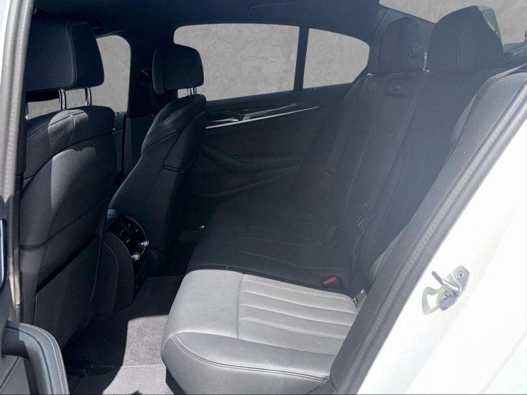 BMW Série 5 530e xDrive M Sport - photo 8