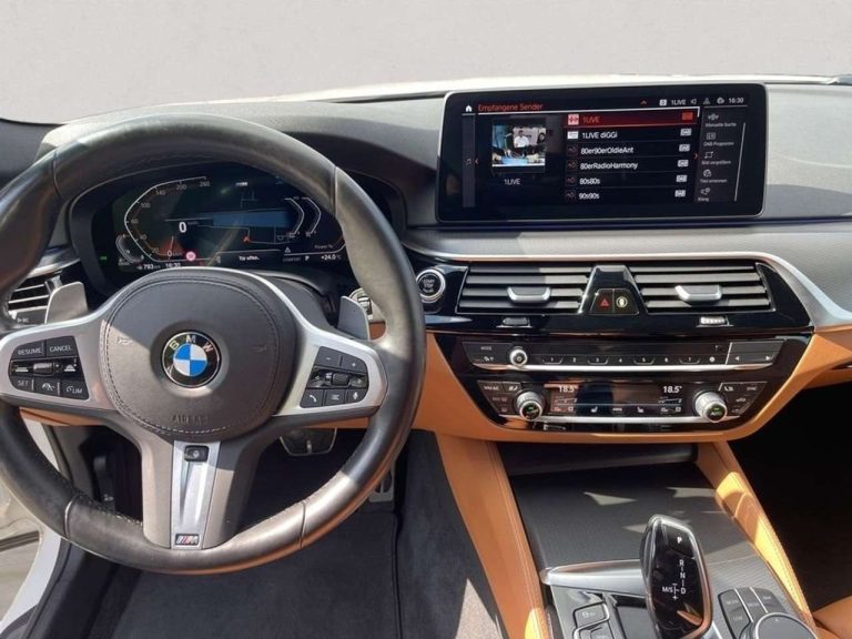 BMW Série 5 520d Touring M Sport - photo 8