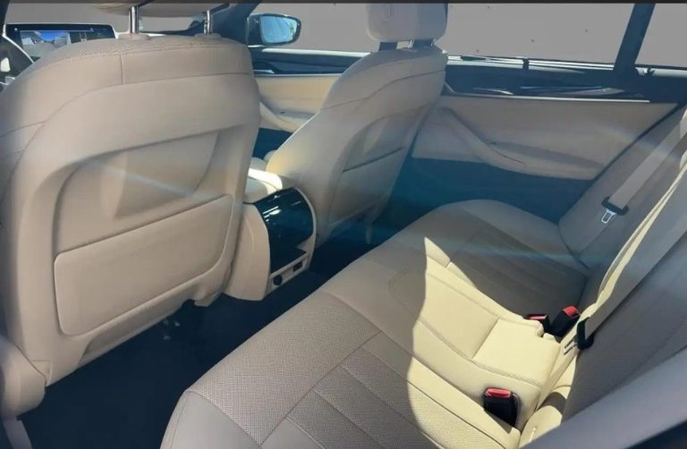 BMW Série 5 520i Touring M Sport - photo 8