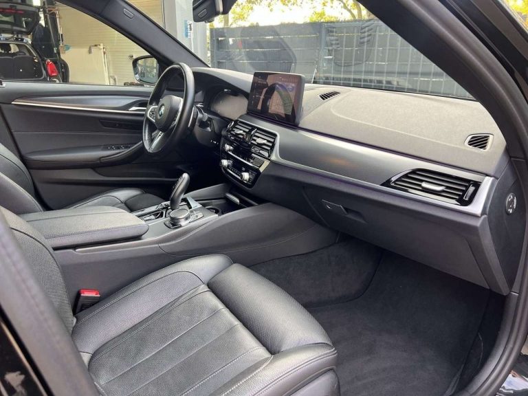 BMW Série 5 Touring 520d M Sport - photo 9